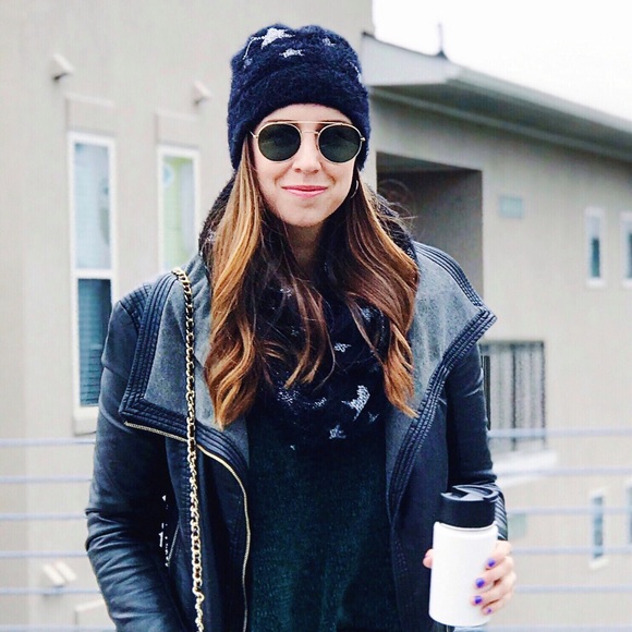 Anthropologie Accessories - ON TREND Anthropologie Star Scarf & Hat Set